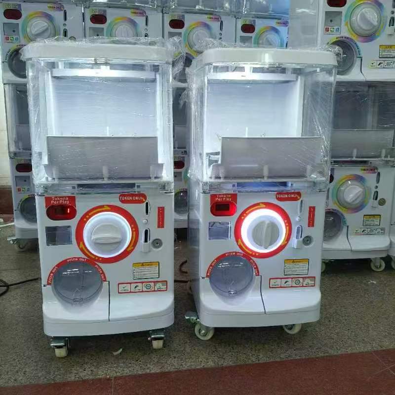 ماكينة بيع كبسولات ألعاب يابان - مراجعة Kids Toys Vending Machine وسعره